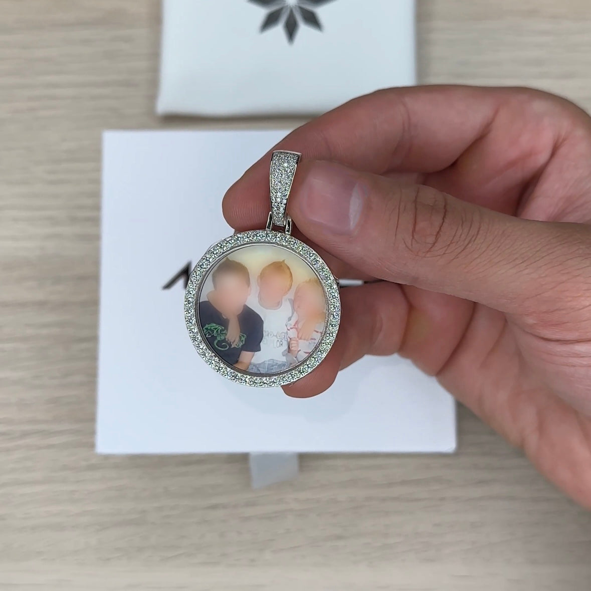 925 Medallion (Moissanite)